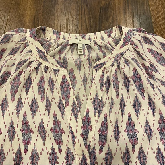 Joie 100% silk patterned blouse v neck 3/4 sleeve top size XXS flowy shirt - Picture 4 of 15